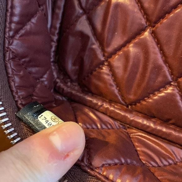 CHANEL - Authentic - laptop or document pouch - *Rare* - Picture 7 of 9